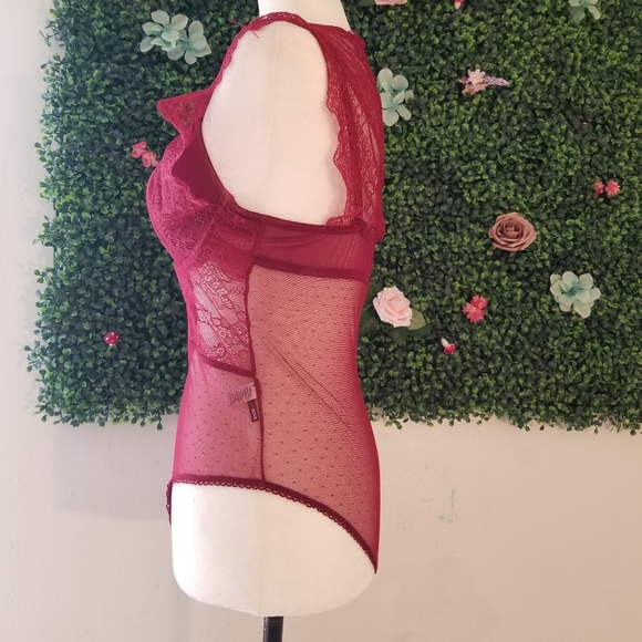 Fashion nova lace bodysuit - Picture 2 of 7